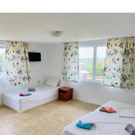 Krimski And Guest house Byala (Varna)