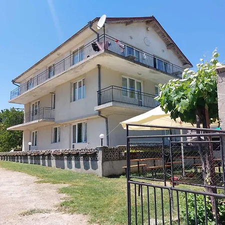 Gasthuis Krimski And Byala (Varna)